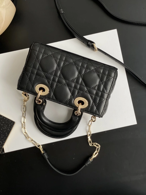 Dior SMALL LADY D-JOY BAG Removable and adjustable leather shoulder strap -Original replica