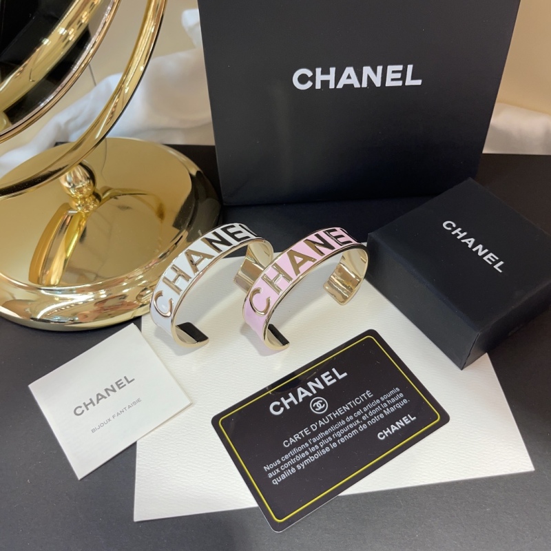 Chanel Hard Metal Brass Open Cuff Bracelet Painting Surface Carved CC Letter Replica 1：1 to the Authenic