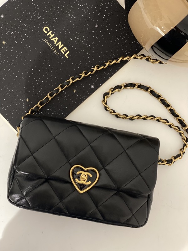 Chanel 23S CF Heart Buckle Flap Chain Bag Lambskin Replica Bag Authenic Quality