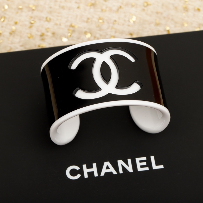 Chanel Replica Open Resin Cuff Bracelet Contrast Color Top Best Quality