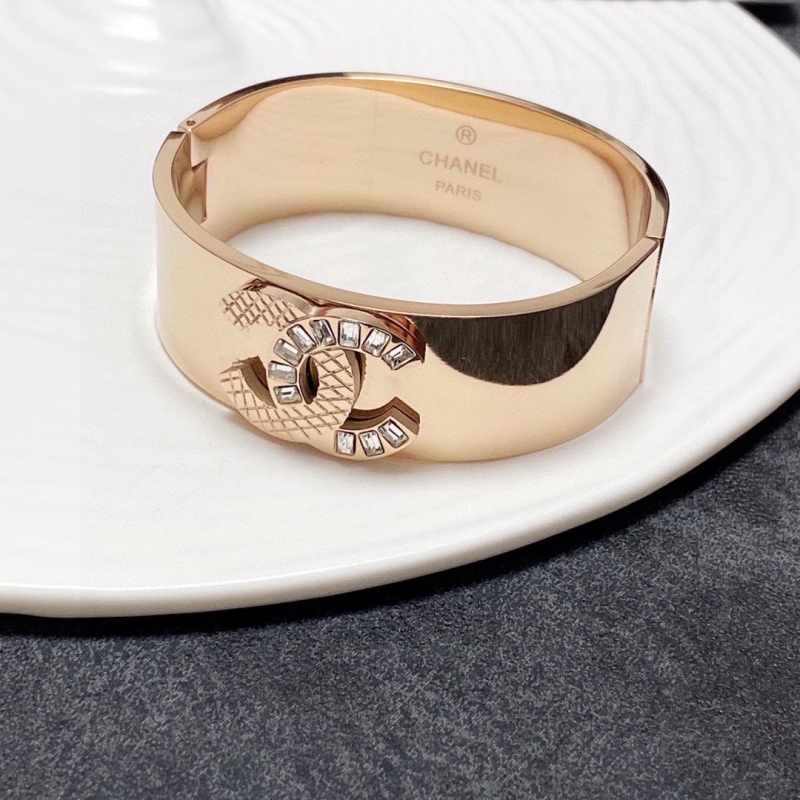 Chanel Replica Metal Rystal Clip On Cuff Bracelet Wide Top Best Quality