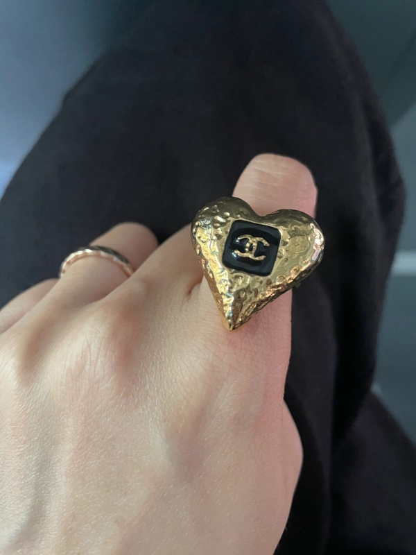 Chanel Replica Costume Jewelry Retro Heart Enamel Ring Cratering Surface
