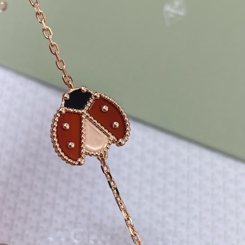 Van Cleef &amp; Arples VCA Lucky Spring bracelet Close Open Wings Ladybug1 motifs Top Replica AAA Copy Factory Outlet Wholesale