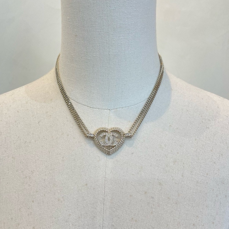 Chanel Spring Summer 2024 pre-collection Heart Pendant Short Strands Slim Chain Necklace 1:1 AAA Top Quality