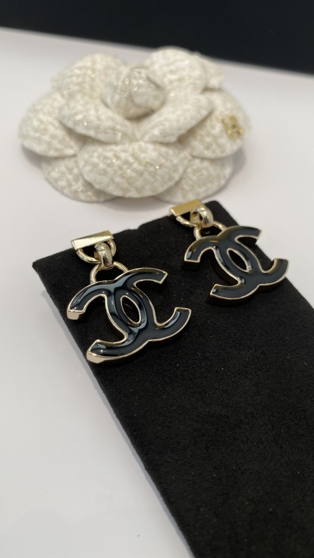 Chanel Spring Summer 2024 Pre-collection 24P Lock Paint CC Pendant Earring 1:1 AAA Top Quality Factory Outlet Wholesale