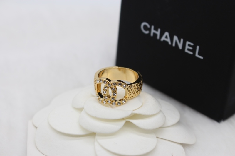 Chanel Spring Summer 2024 Pre-collection 24P Strass Carved Letter Ring 1:1 AAA Top Quality Factory Outlet Wholesale