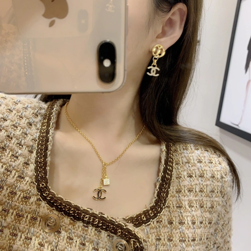 Chanel Spring Summer 2024 Pre-collection 24P Strass CC Pendant Earring 1:1 AAA Top Quality Factory Outlet Wholesale