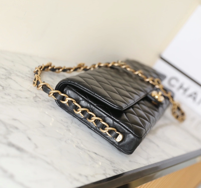 Chanel 24A Maxi Long Clutch Bag Shoulder 𝖵𝗂𝗇𝗍𝖺𝗀𝖾 Lambskin Gold-Tone Metal 1:1 AAA Top Quality vs Genuine Factory Outlet Wholesale