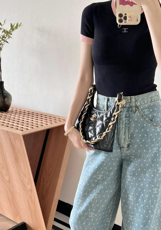 Chanel 24A HOBO BAG Small Lambskin Gold-Tone Metal 1:1 AAA Top Quality vs Genuine Factory Outlet Wholesale