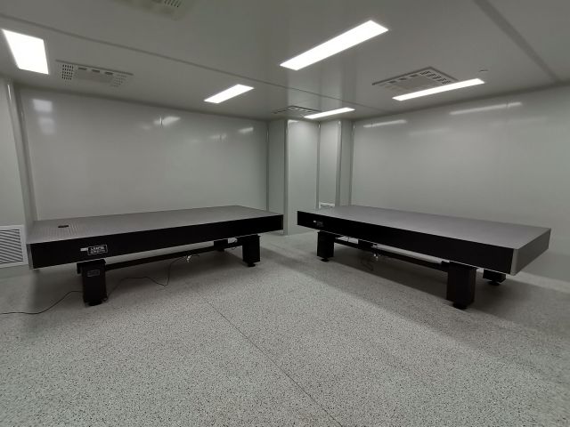 POT-P Solid rubber vibration isolation optical table size optional with casters