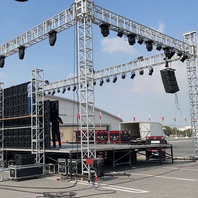Led screen heavy duty truss  setup