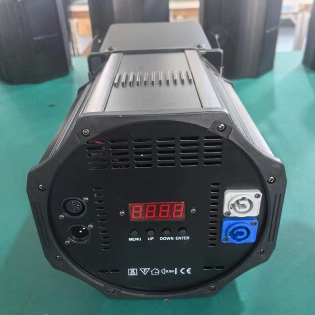 200W & 300w LED COB Zoom Spotlight