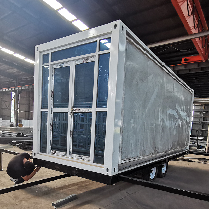 Prefabricated Expandable Container House With Trailer