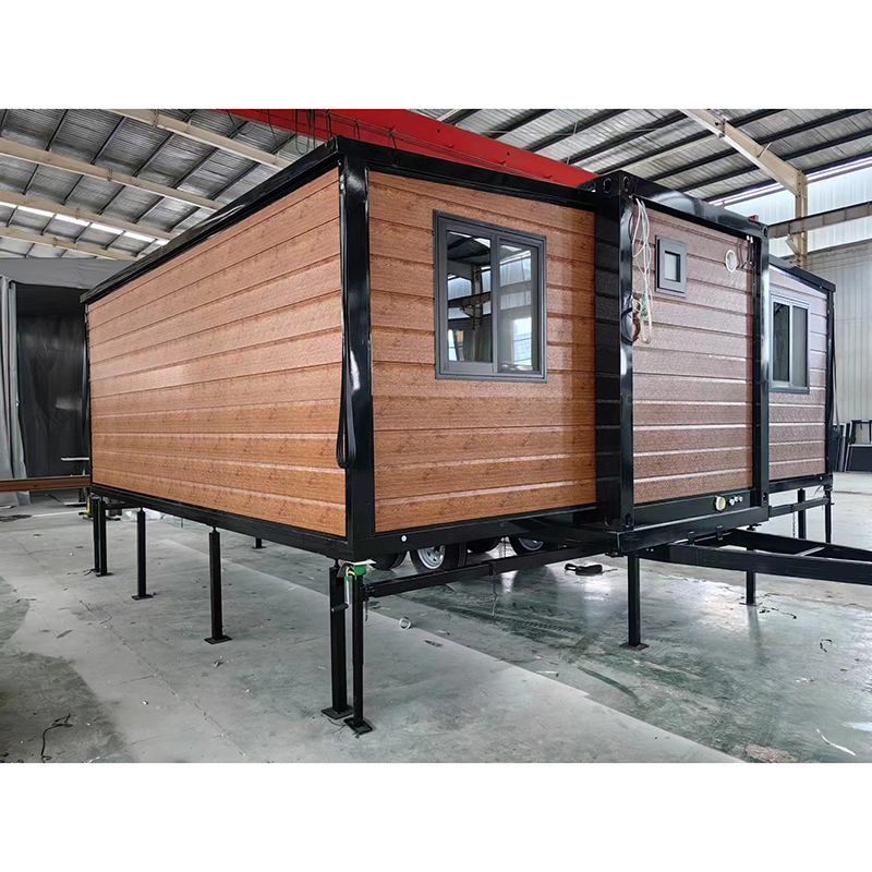 Expandable House With Trailer