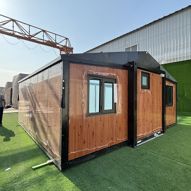 Expandable Container House With Triangular Roof