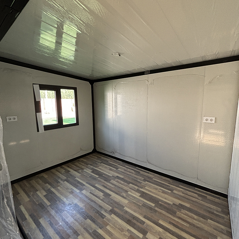 20FT Expandable Container House With Triangular Roof