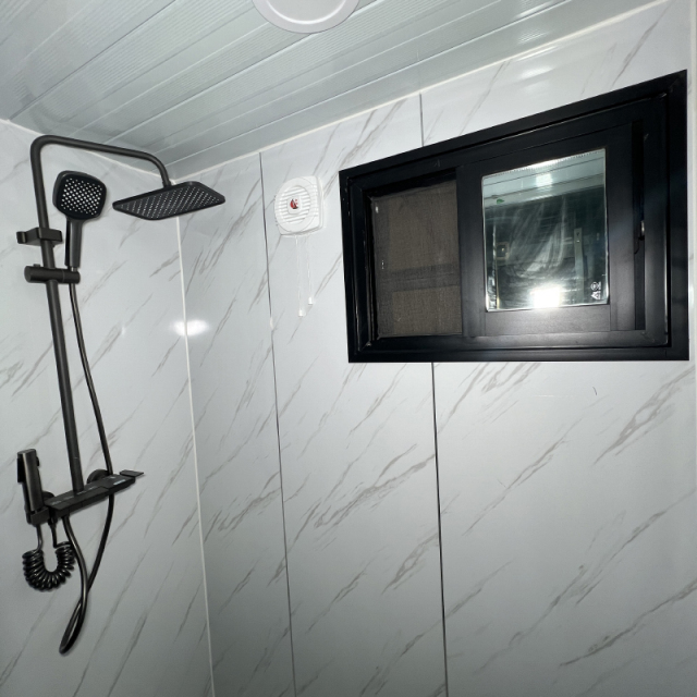 Front Glass Expandable House