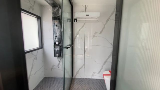 Moving Space capsule house