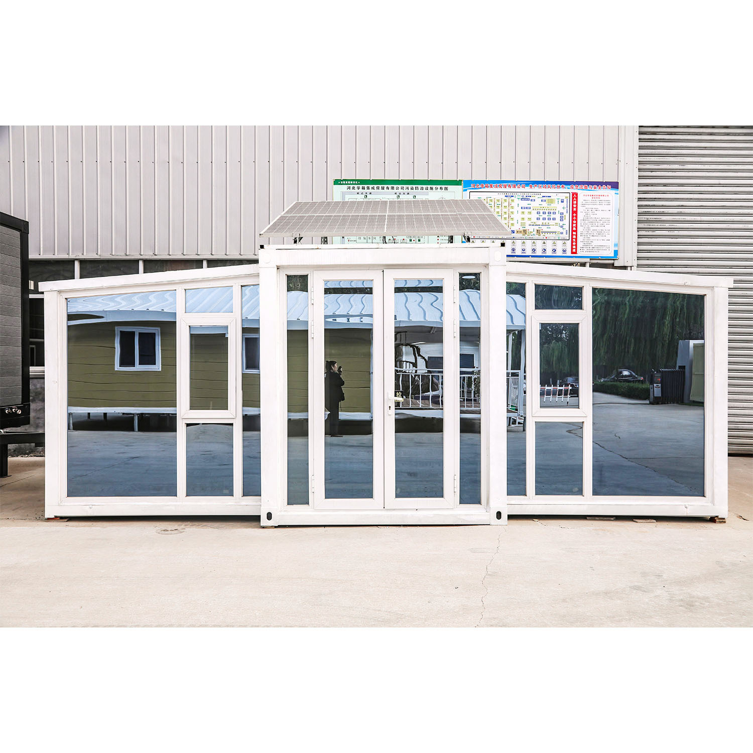 Solar Panel Expandable House