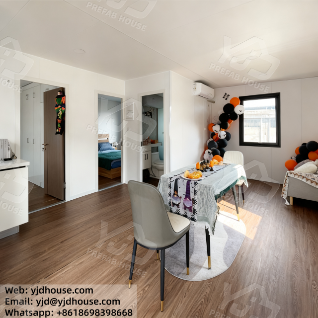 Flat Roof Expandable House with ensuite