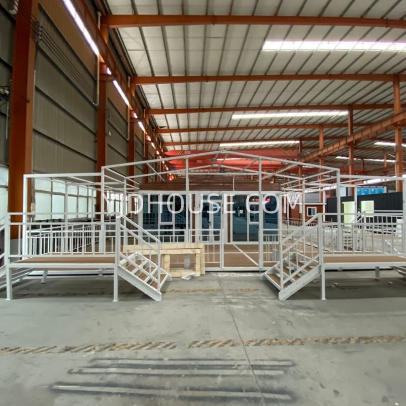 Ultra-Luxury 40ft Expandable Container House with Large Terrace & Sloped Roof