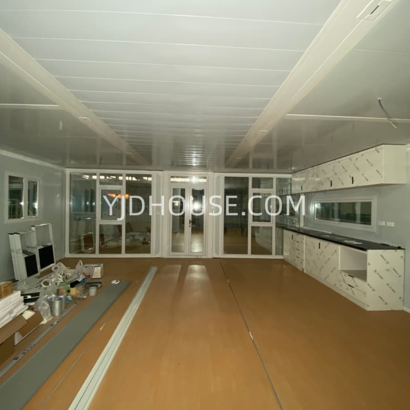 Ultra-Luxury 40ft Expandable Container House with Large Terrace & Sloped Roof