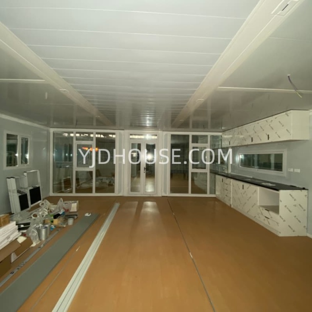 Ultra-Luxury 40ft Expandable Container House with Large Terrace & Sloped Roof