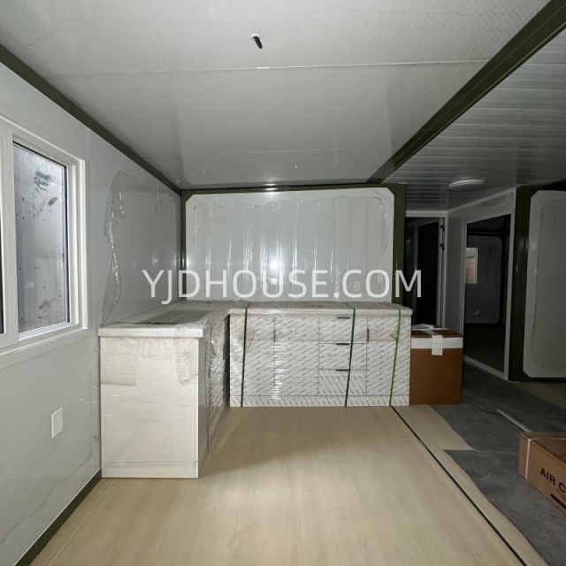 40ft Prefab expandable container homes with toilet and shower（4 Bedrooms and 2 Bathrooms）
