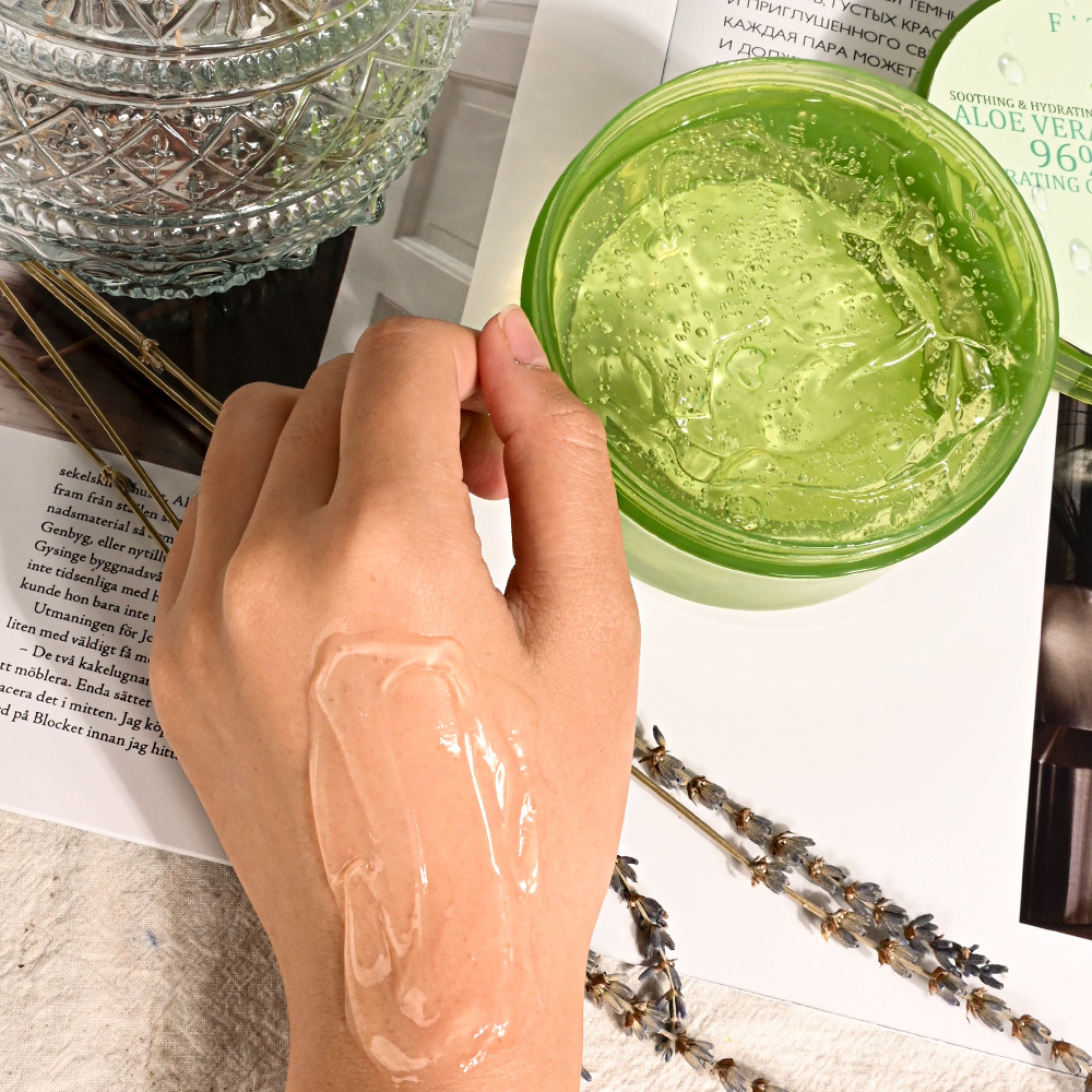 Aloe Vera 96% Soothing & Hydrating Gel