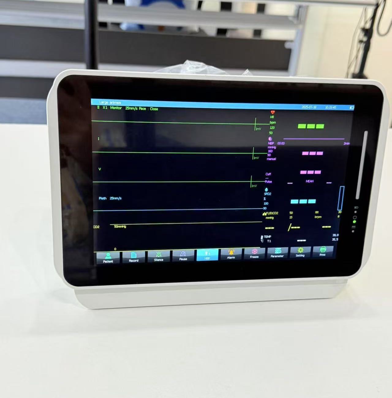 Pet Computer Monitor the PETFECT Portable Veterinary Monitor