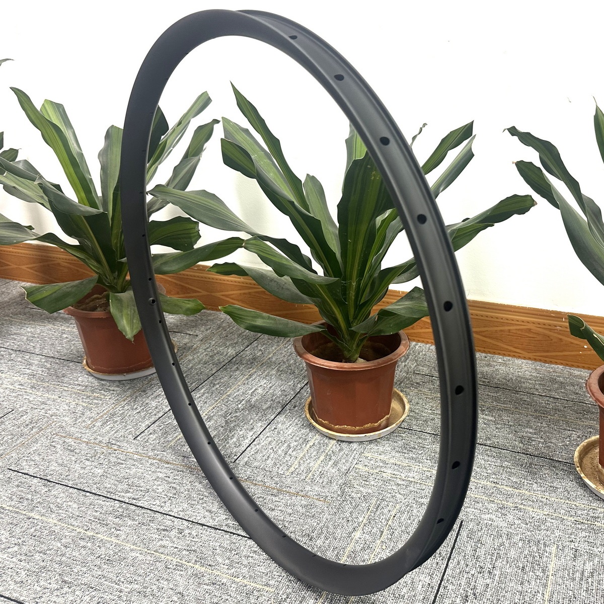 Super Light 29er MTB Carbon Rims 36mm Width 23mm Profile Asymmetrical Tubeless