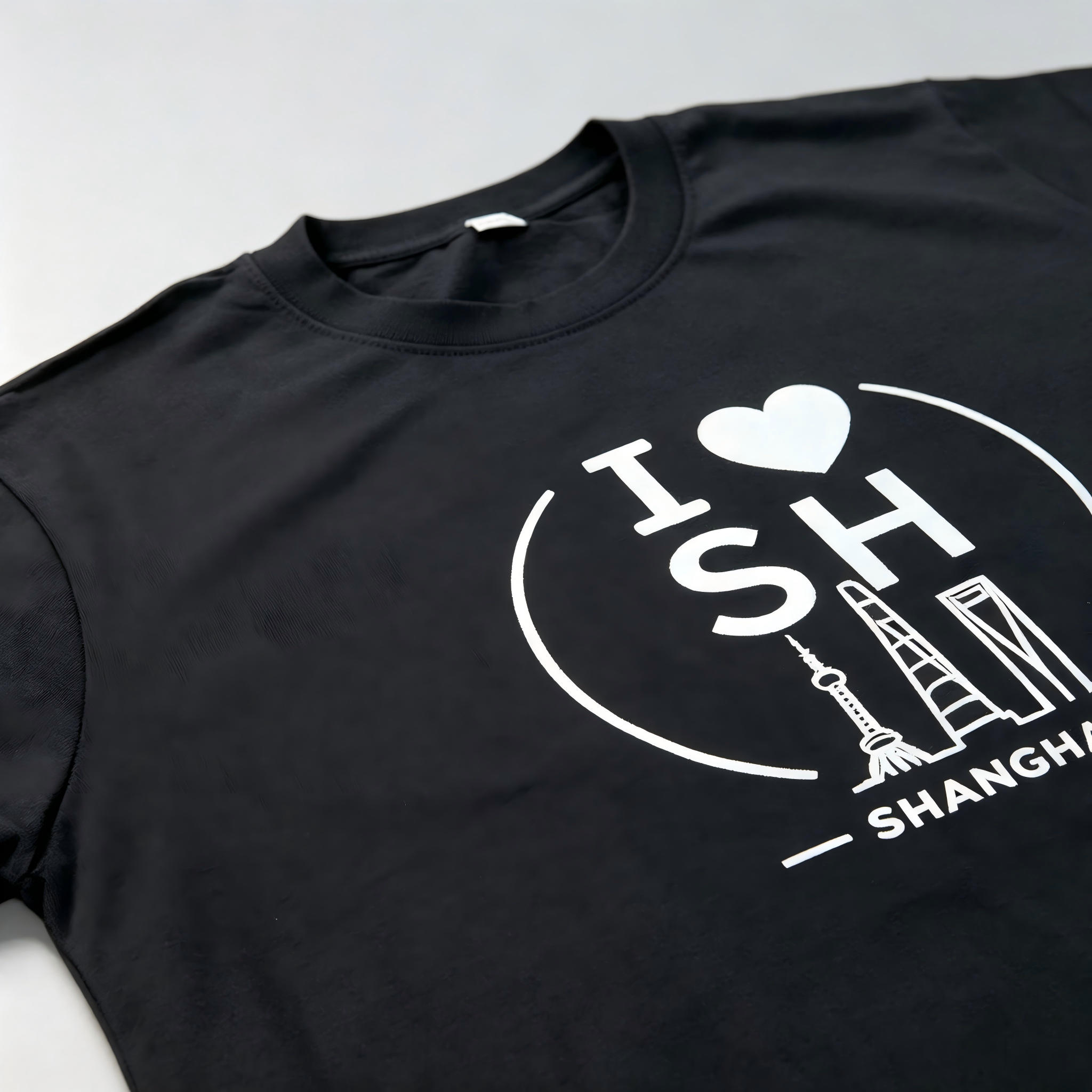 I love SH Black Crewneck T-shirt