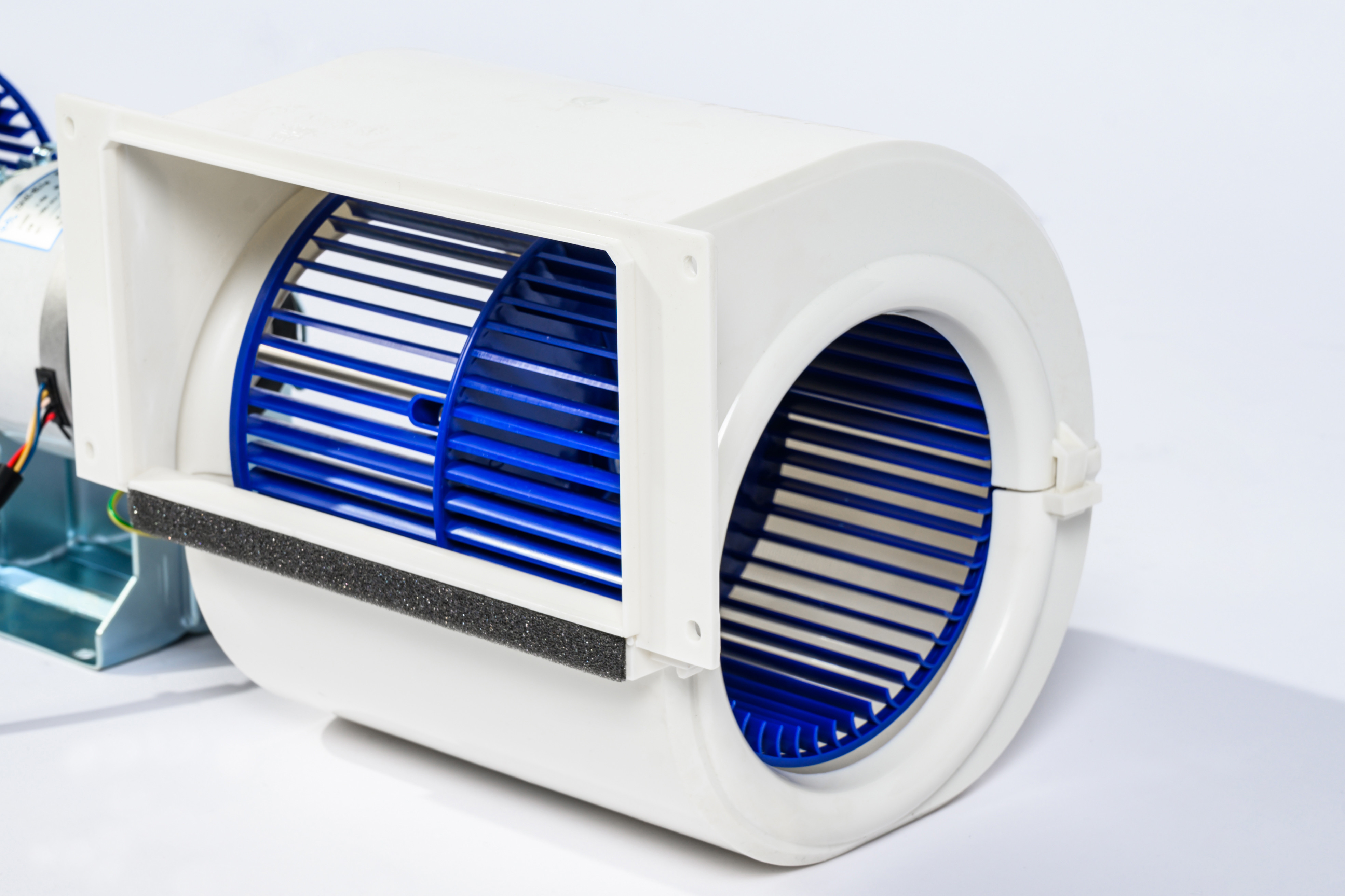 Ventilconvettore orizzontale nascosto - La scatola di ritorno dell'aria è opzionale, il che può facilitare l'installazione, riducendo i costi di costruzione