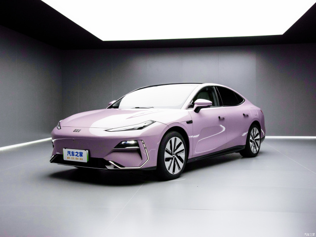 Preço Geely E8 a partir de $ 23.900 USD