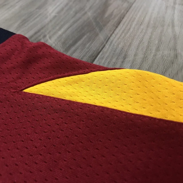 MensLeBron James Maroon Swingman Player Jersey - Icon Edition