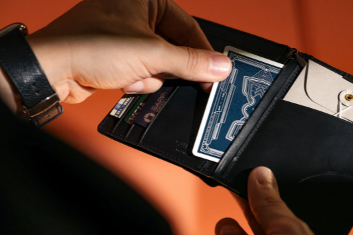 Alpha Wallet by Patrick Kun & Quiver