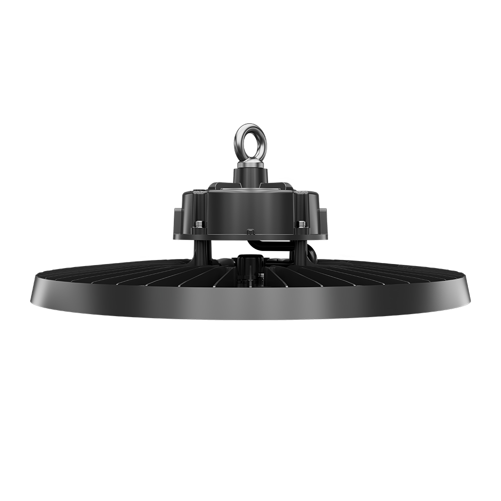 Comparison image displaying the brightness and illumination area of the 200lm/w UFO highbay light in a commercial setting