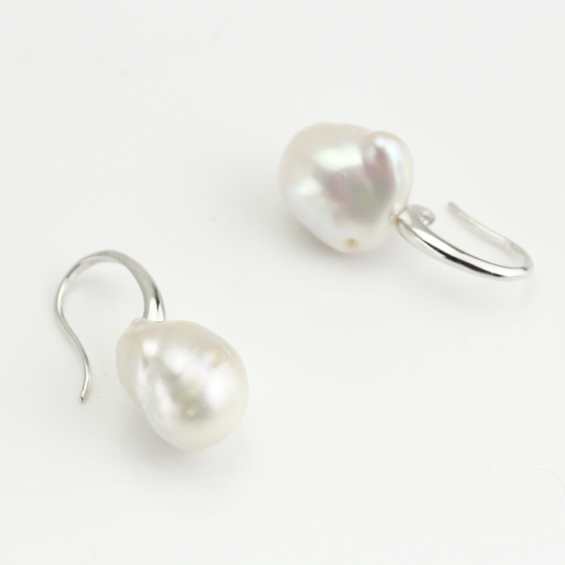 large pearl earrings