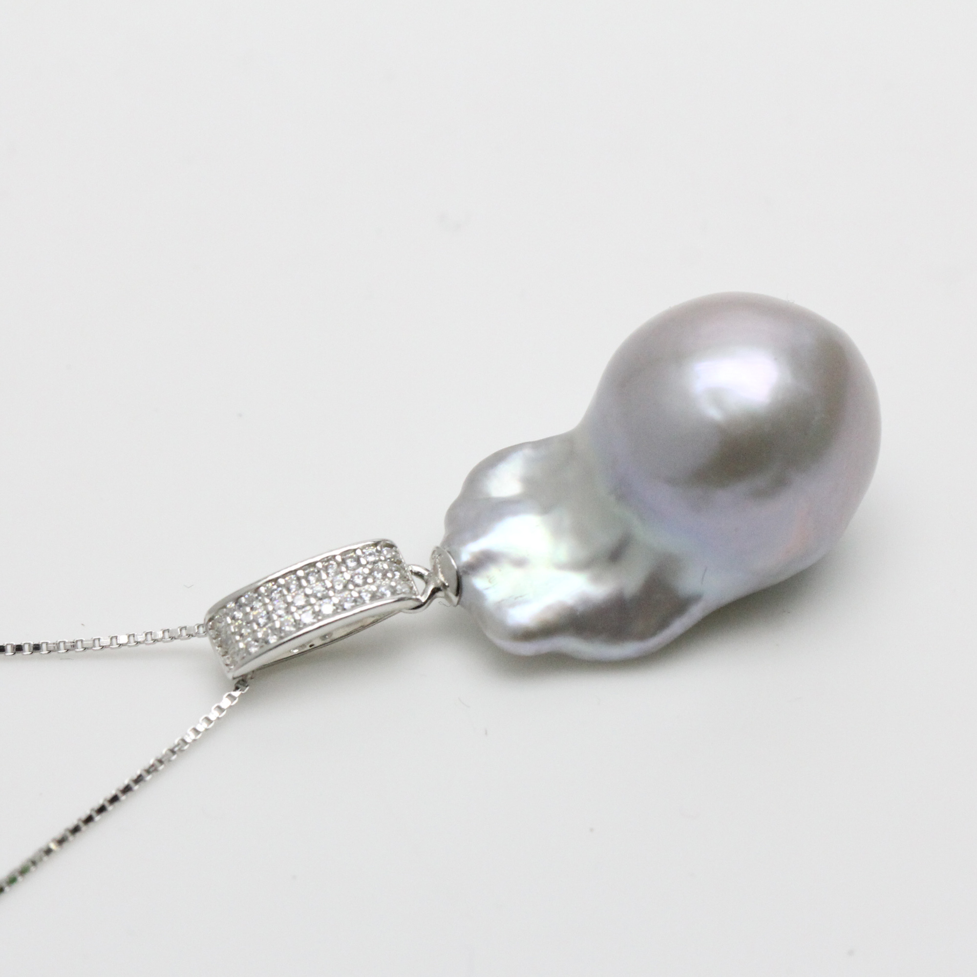 gray baroque pearl pendant