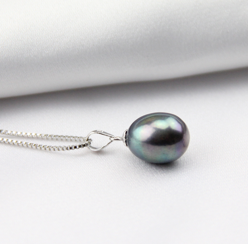 black pearl pendant