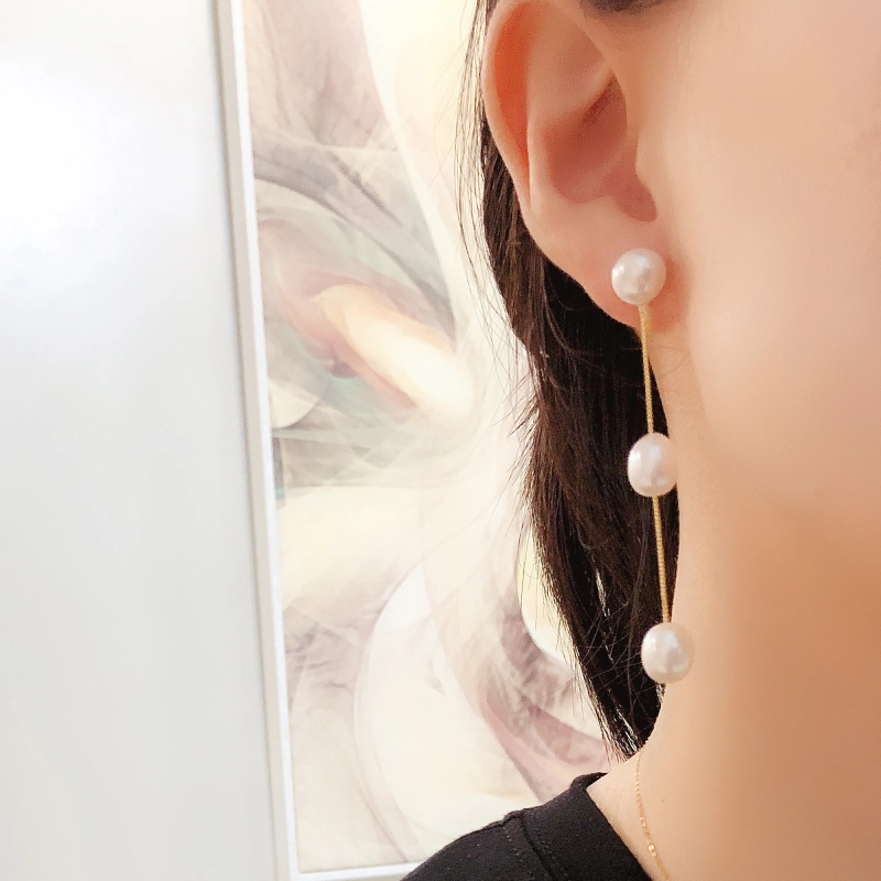 3  pearl earrings