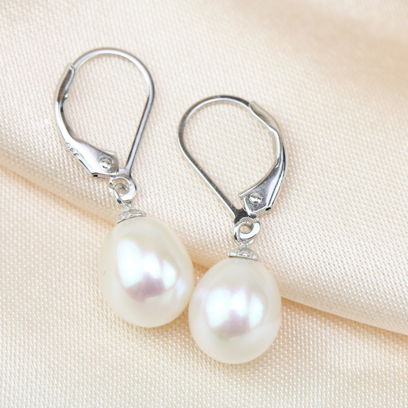 drop pearl earrings
