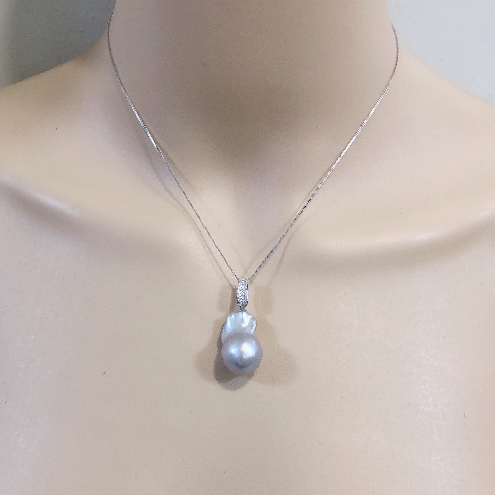 Grey Color Large Baroque Pearl Pendant Necklace sterling Silver