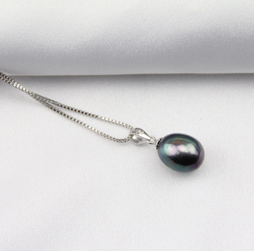 drop pearl pendant