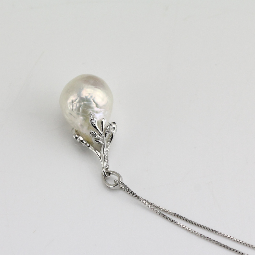 drop baroque pearl pendant