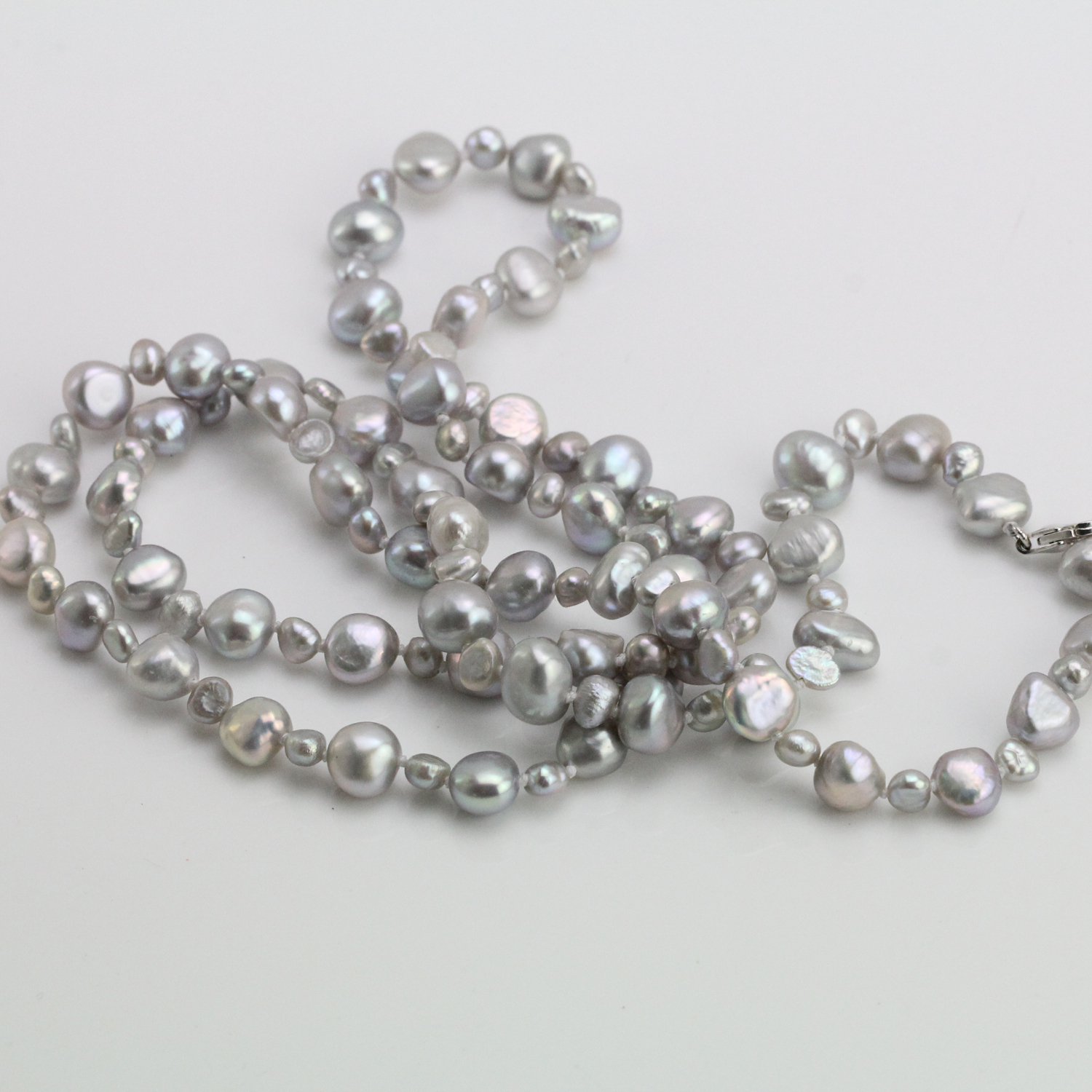 small and big pearl necklace