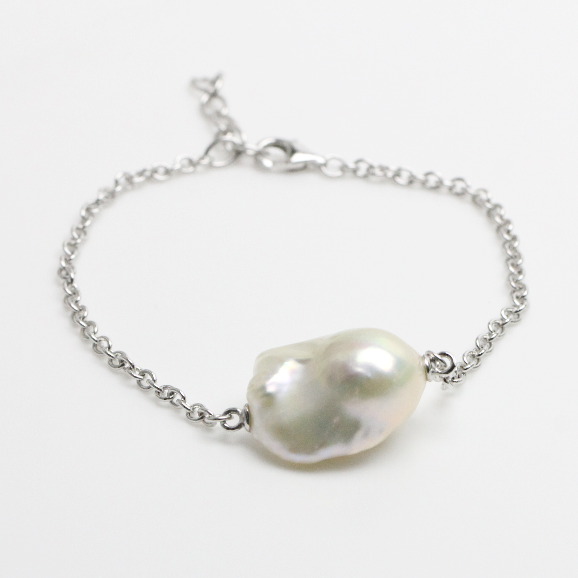 baroque pearl bracelet