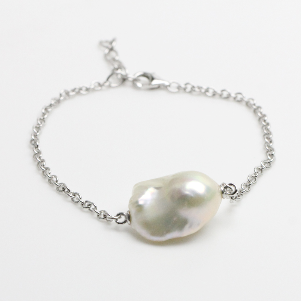 baroque pearl bracelet