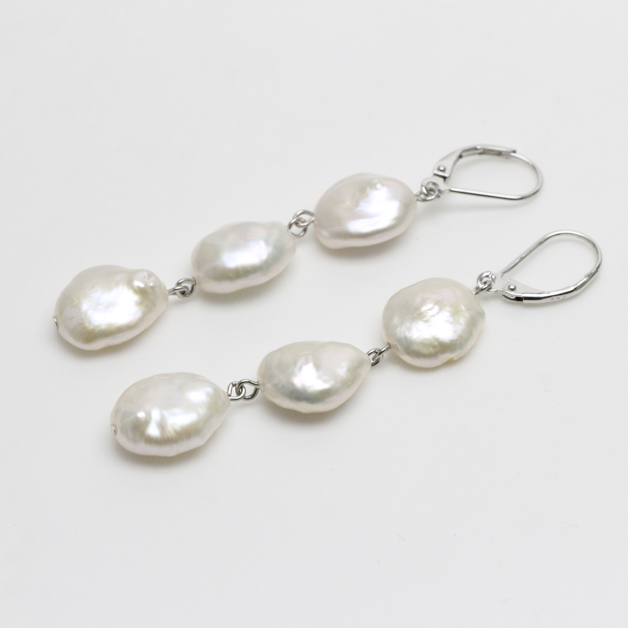 3 pearls earrings