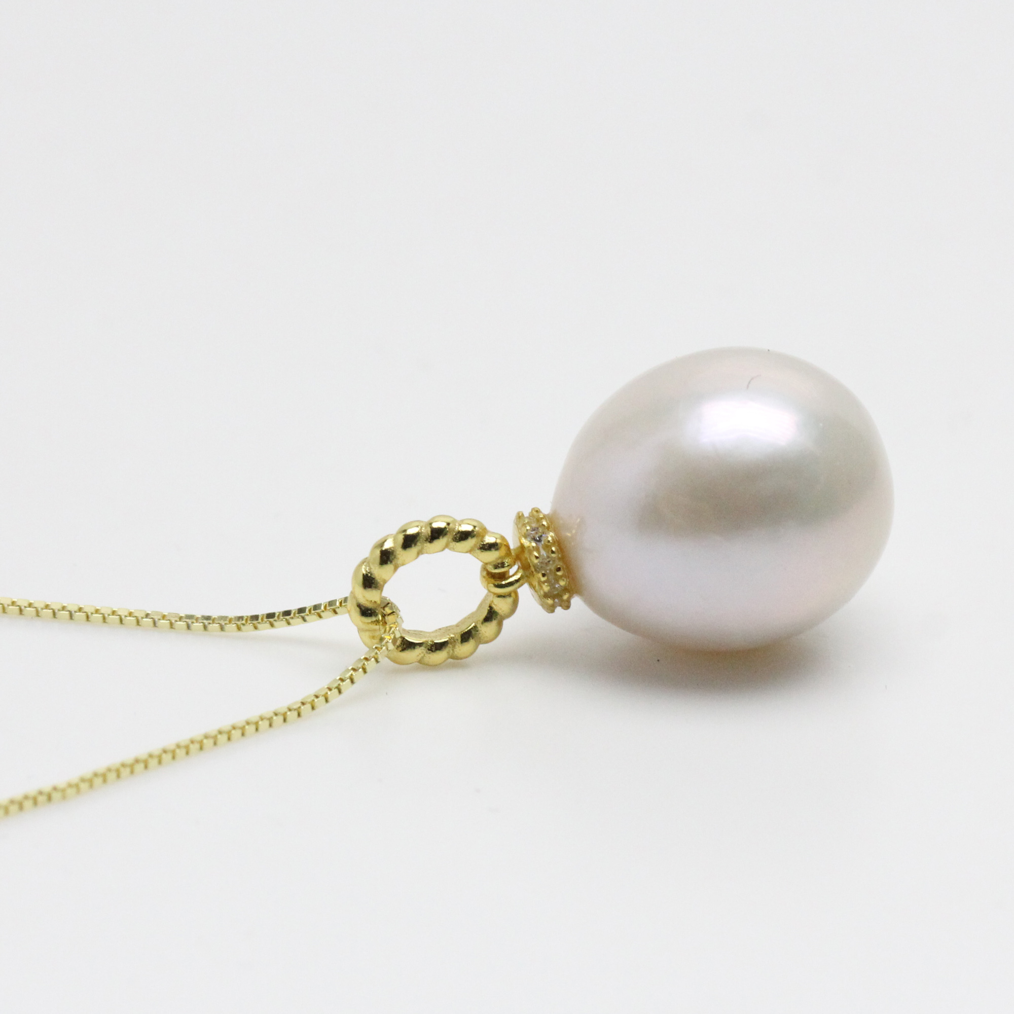 12-13mm White Large Pearl Pendant Necklace